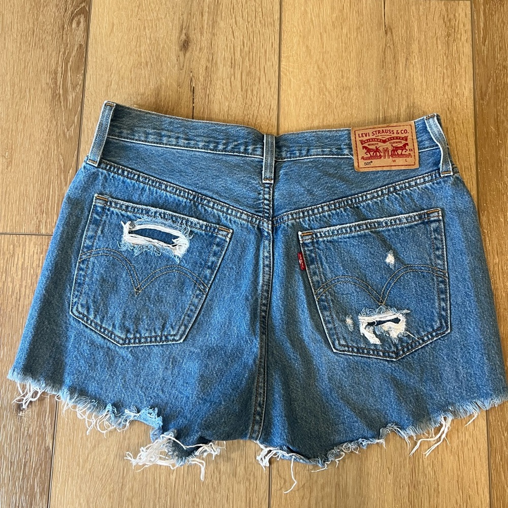 Levi’s 501 Denim Shorts - Picture 2 of 2